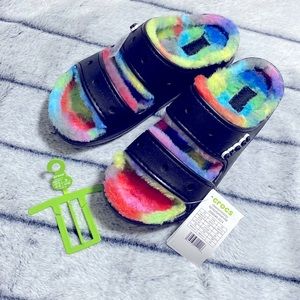 Crocs classic cozzzy spray dye lined sandals